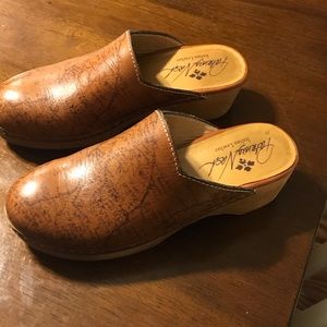 Patricia Nash Clogs